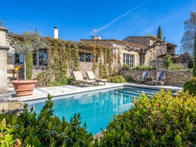 Belle maison en pierre à Gordes, piscine et vues imprenables