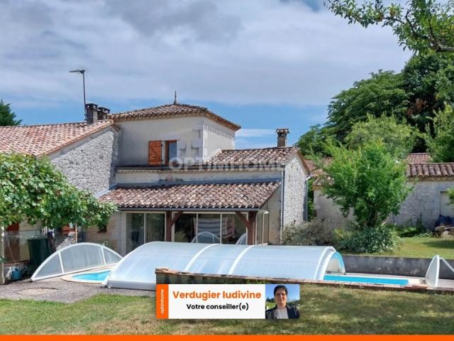 Maison en pierre à la campagne avec studio indépendant, piscine couverte et grand jardin. 47330
