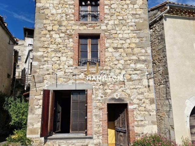 BELLE MAISON EN PIERRE A RENOVER VUE DOMINANTE SUR LA VALLEE CORDAISE