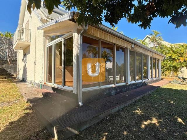 BELLE MAISON F6 DANS UN LOTISSEMENT CALME ET PROCHE DES COMM
