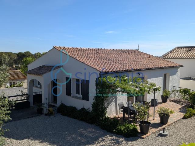 Belle maison familiale avec garage, piscine hors sol et 4 stationnements
