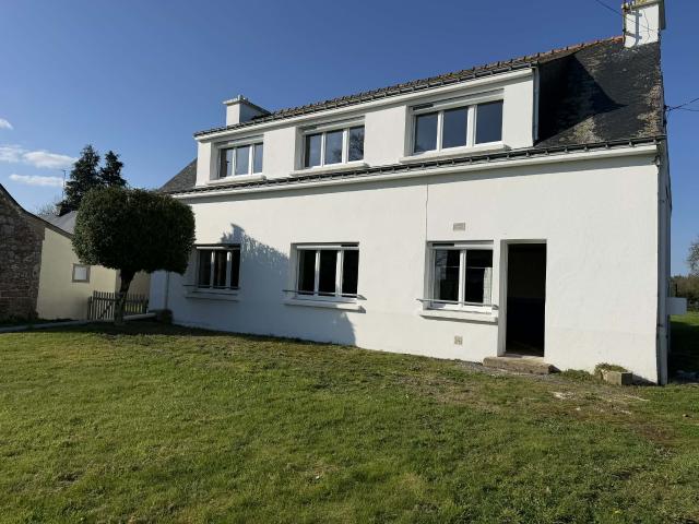 Belle maison familiale avec dépendances