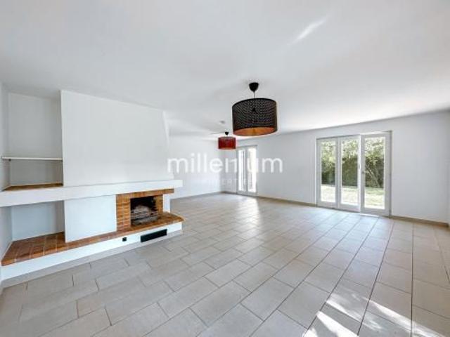 Belle maison familiale avec piscine à Onex