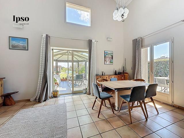 Belle maison familiale avec piscine et dépendance à Meyzieu 186m² Meyzieu