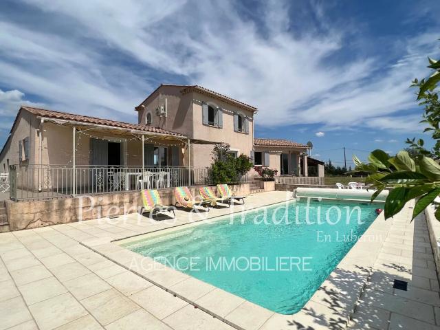 Belle maison familiale avec piscine et grand terrain à Simia. 150m² Simiane la Rotonde