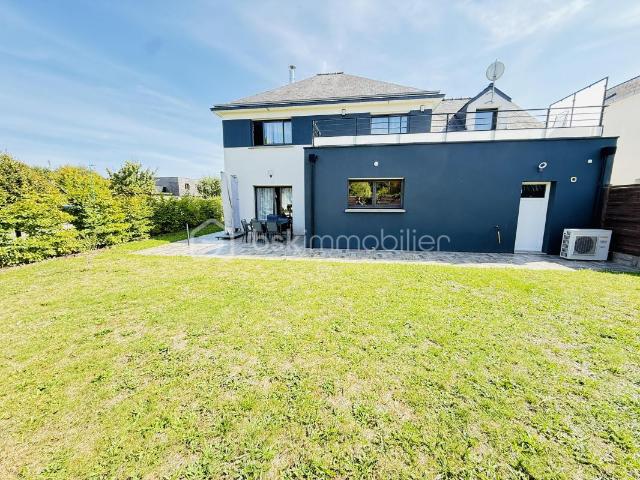 Belle maison familiale à Pont Péan – 5 CHAMBRES 140 m² habitables – Jardin 450 m²