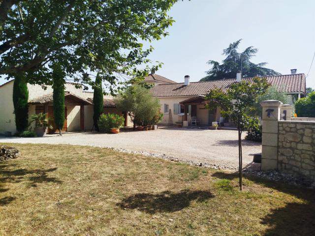 Belle maison familiale de 159 m2 avec piscine sur une parcel. 159m² Saint André et Appelles