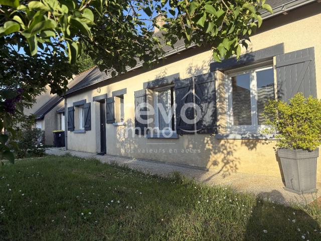 Belle maison familiale de 166 m² avec 5 chambres sur terrain de 786 m² MONTREUIL JUIGNE