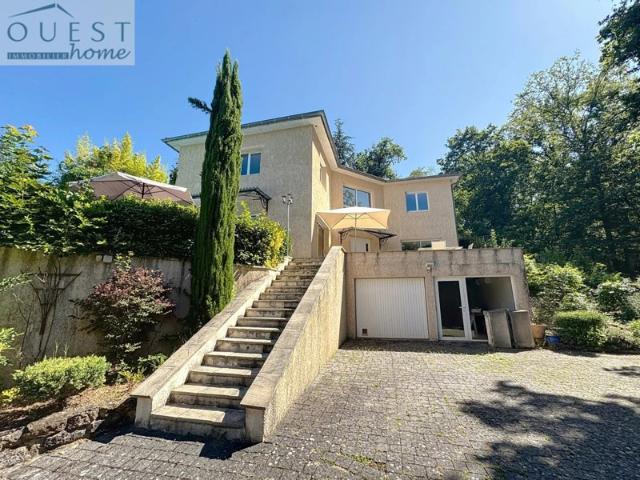 Belle maison familiale de 227m2 dans cadre arboré et bucoliq