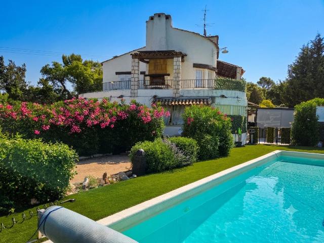 Belle Maison Familiale T8 avec 3 logements et cours de Tenni. 278m² Vidauban