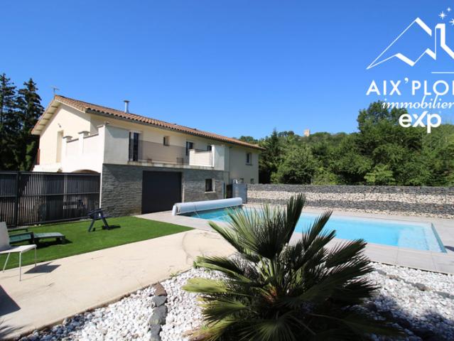 Belle maison individuelle avec sous sol complet – Piscine –