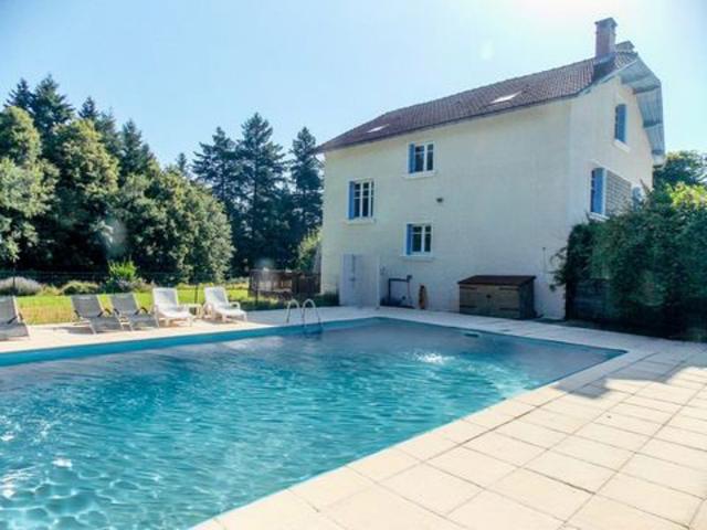 Belle maison individuelle en pierre rénovée de 6 c