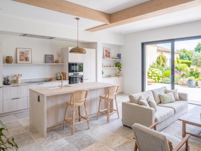 Belle maison lumineuse de PLAIN PIED avec jardin et terrasse à 10 min à pied de la plage !