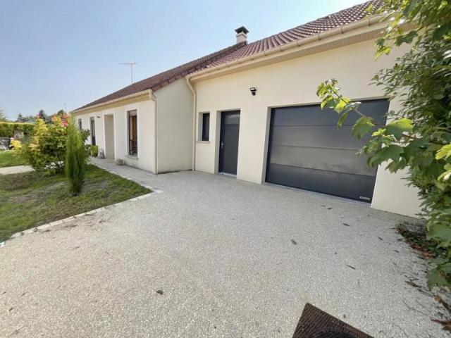 BELLE MAISON, PLAIN PIED DE 107M2 GARAGE 23M2