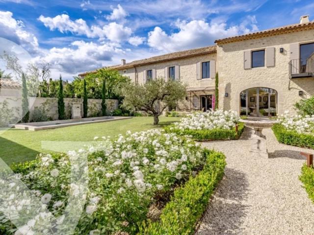 BELLE MAISON PROVENCALE