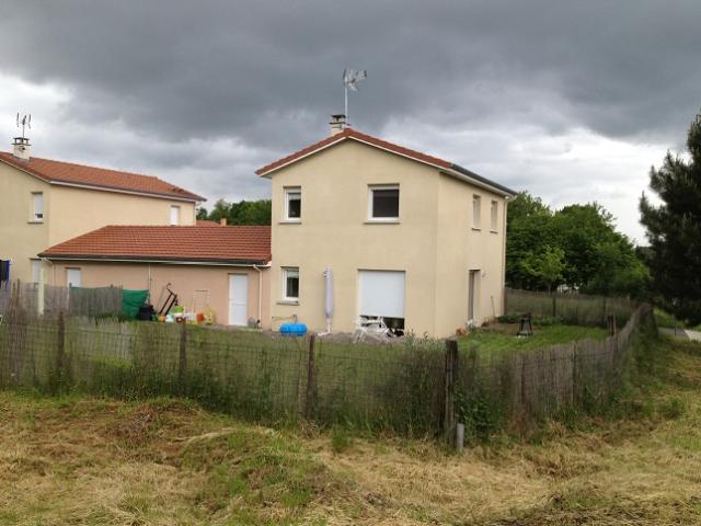 Belle maison récente 3 chambres d'environ 96m2 avec TERRAIN de 400m2 et GARAGE DOUBLE