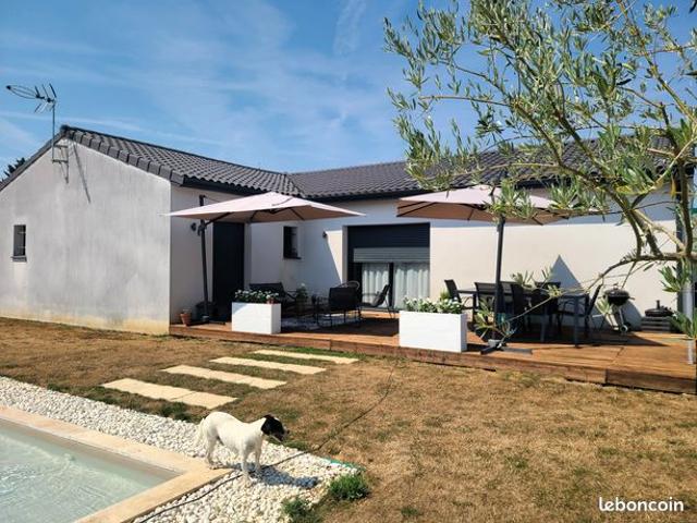 Belle maison récente avec piscine et garage