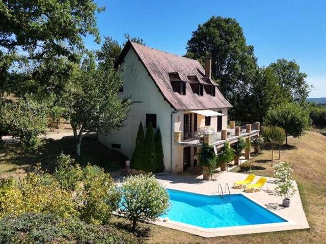 Belle maison récente avec piscine et vue splendide sur la vallée