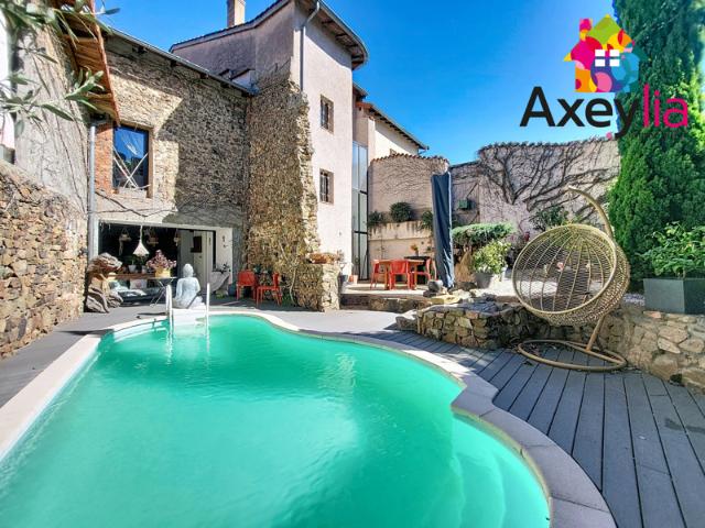 BELLE MAISON RENOVEE AVEC TERRAIN