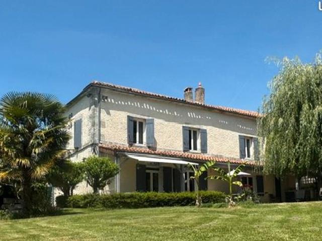Belle maison renovee proche perigueux