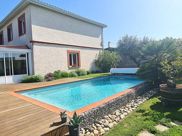 Belle maison T5 140 m2 habitables avec Piscine, Véranda et D