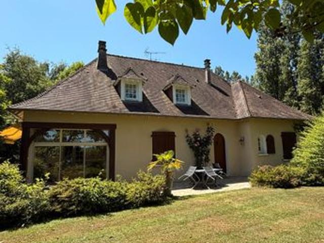 Belle maison traditionnelle 4 ch joli parc