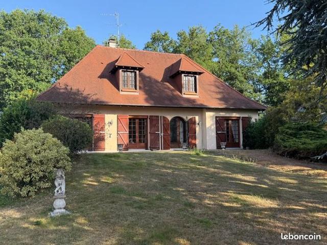 Belle maison traditionnelle idealement placee