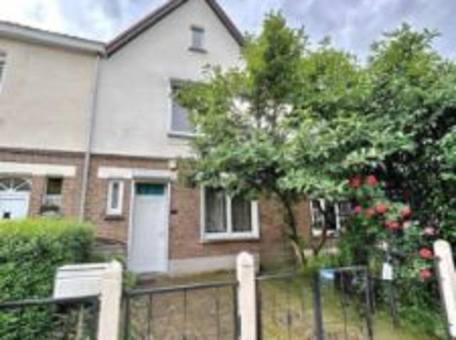 BELLE MAISON UNIFAMILIALE 3 CHAMBRES + JARDIN + PARKING A VE