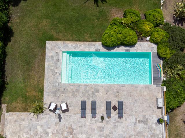 Belle maison vue mer, avec piscine, à quelques pas de la plage