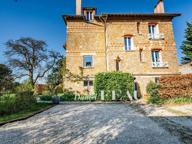 Belle meulière proche de la forêt domaniale 280m² Gambais
