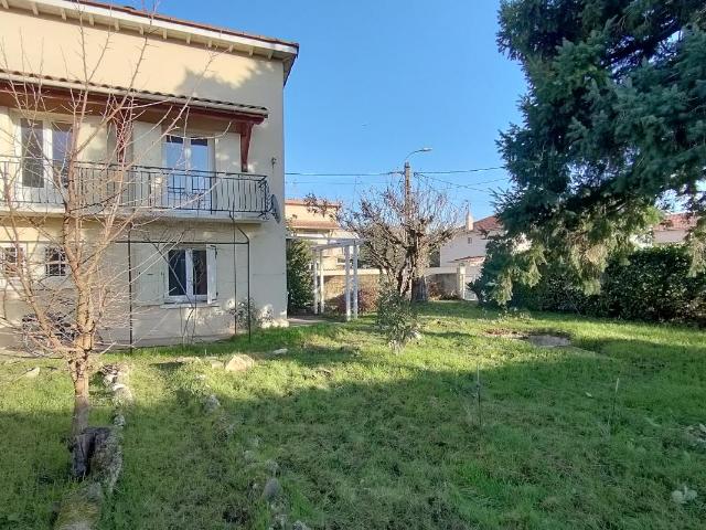 Belle parcelle de 468 m² pour une maison de 100 m²