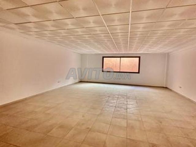 Belle plateaux bureaux vide