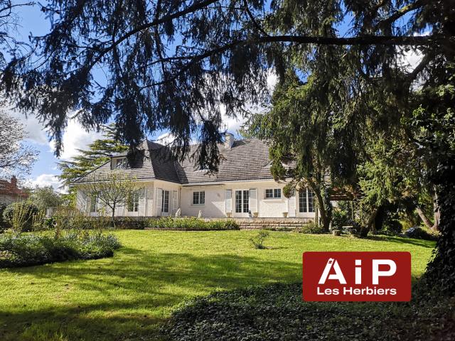 BELLE PROPRIETE 370M2 15 MIN DES HERBIERS
