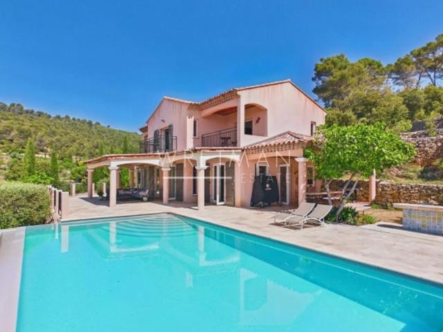 Belle propriété avec vue imprenable – Cotignac