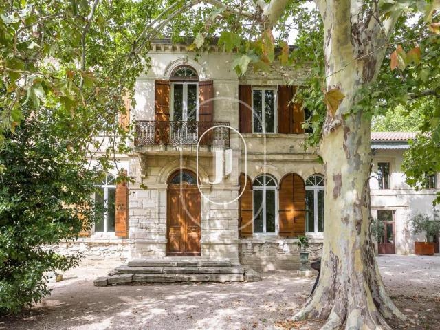 Propriété avec salles de réception et bastide à vendre proche Pernes les Fontaines