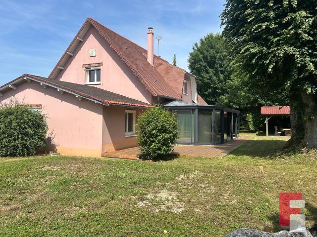 Belle propriété de 210 m2 avec grange et dépendances à Dienville !