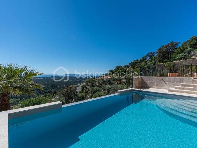 Belle propriété de 230 m² avec vue mer panoramique sur les îles d'or Piscine et ascenseur