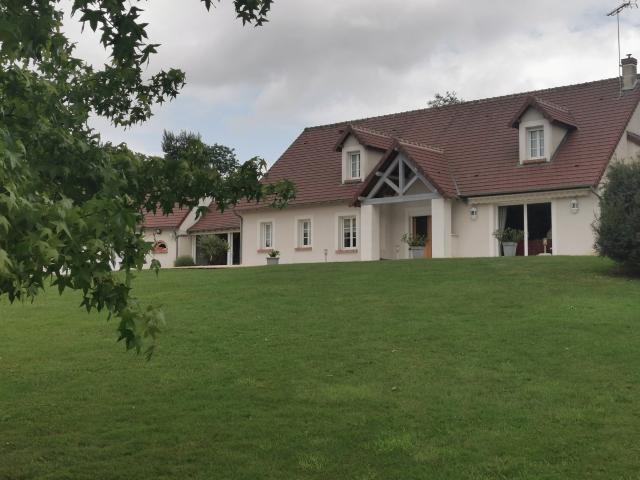 Belle Propriété De 6.5Ha Avec Deux Étangs 237m² Genouilly