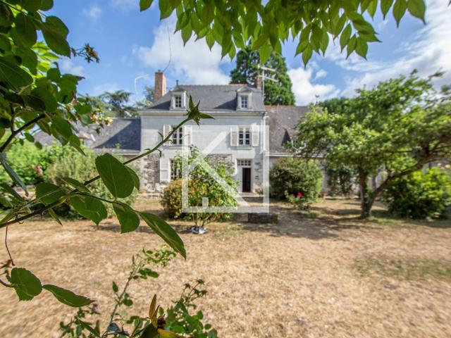 Belle propriété de charme avec dépendances, Angers Est 265m² Loire Authion