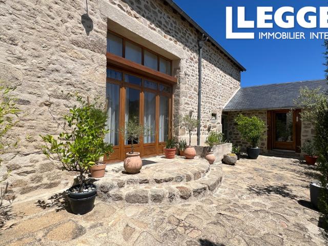 Belle propriété en pierre modernisée d'hameau, avec grand jardin, 3 chambres, Fosse septique aux normes