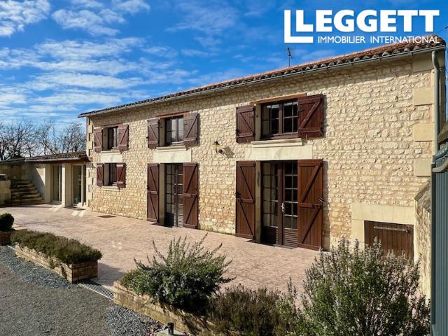 Belle propriété en pierre de trois chambres, proche du village, sud de la vallée de la Loire