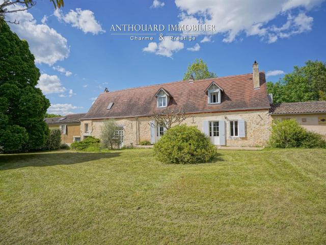 Belle propriété et son gîte sur 1,5ha 290m² Bergerac