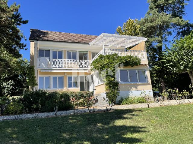 Belle propriété individuelle de 6.5 pièces d'env..