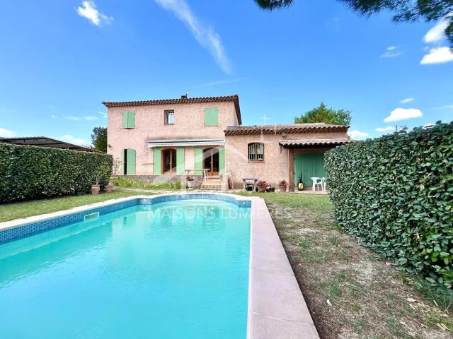 Belle propriété sur St Pantaléon 134m² jardin, piscine d. 134m² Saint Pantaléon