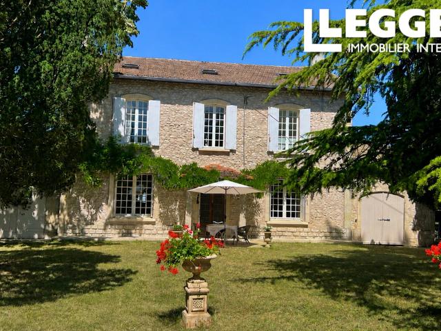 Belle propriéte près d'Eymet, avec un terrain de 1,5 hectare, des arbres fruitiers et une piscine