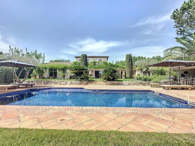 belle proprieté pres du village de grimaud, 5 chambres, piscin