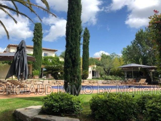 belle proprieté pres du village de grimaud, 5 chambres, piscin