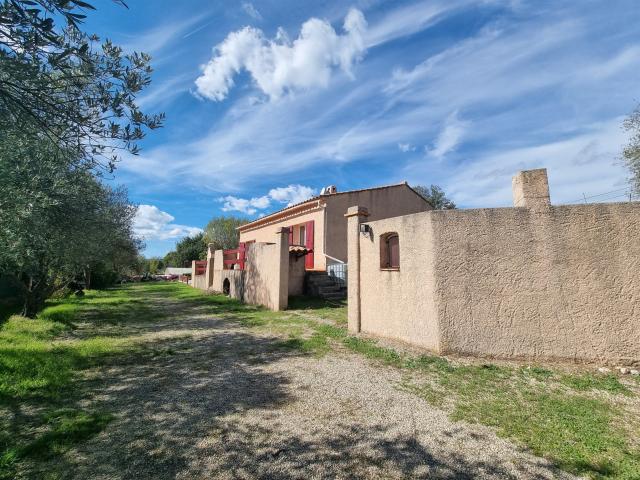 Belle propriété provençale avec possibilité de 2 logements i. 190m² Fox Amphoux