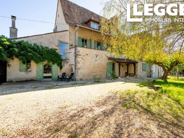 Belle propriété rénovée avec deux maisons indépendantes, une grande grange idéale pour un atelier ou un studio