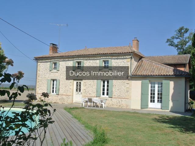 Belle rénovation pour cette Maison en pierre à 1 H de Bordeaux